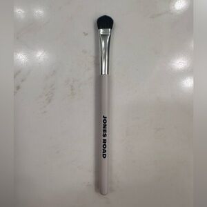 Jones Road Eye Fluffy Brush